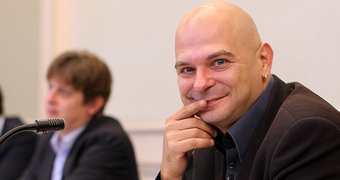 DR : Mathieu Delmestre